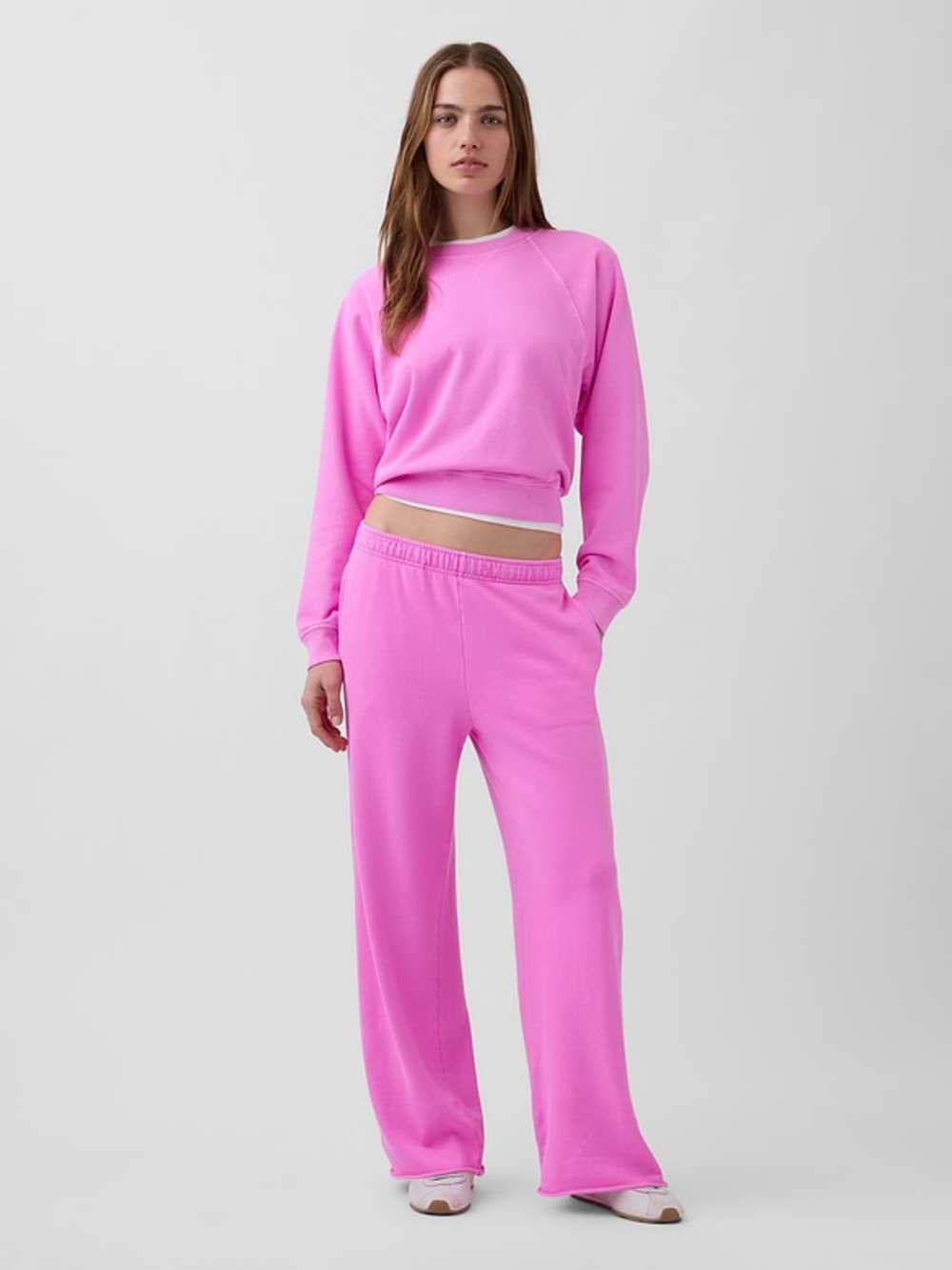 GAP VintageSoft Terry Wide-Leg Sweatpants
Size: XS
Color: Neon Pink Glow